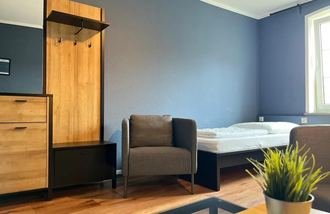 Blue Doors Hostel KTV-1